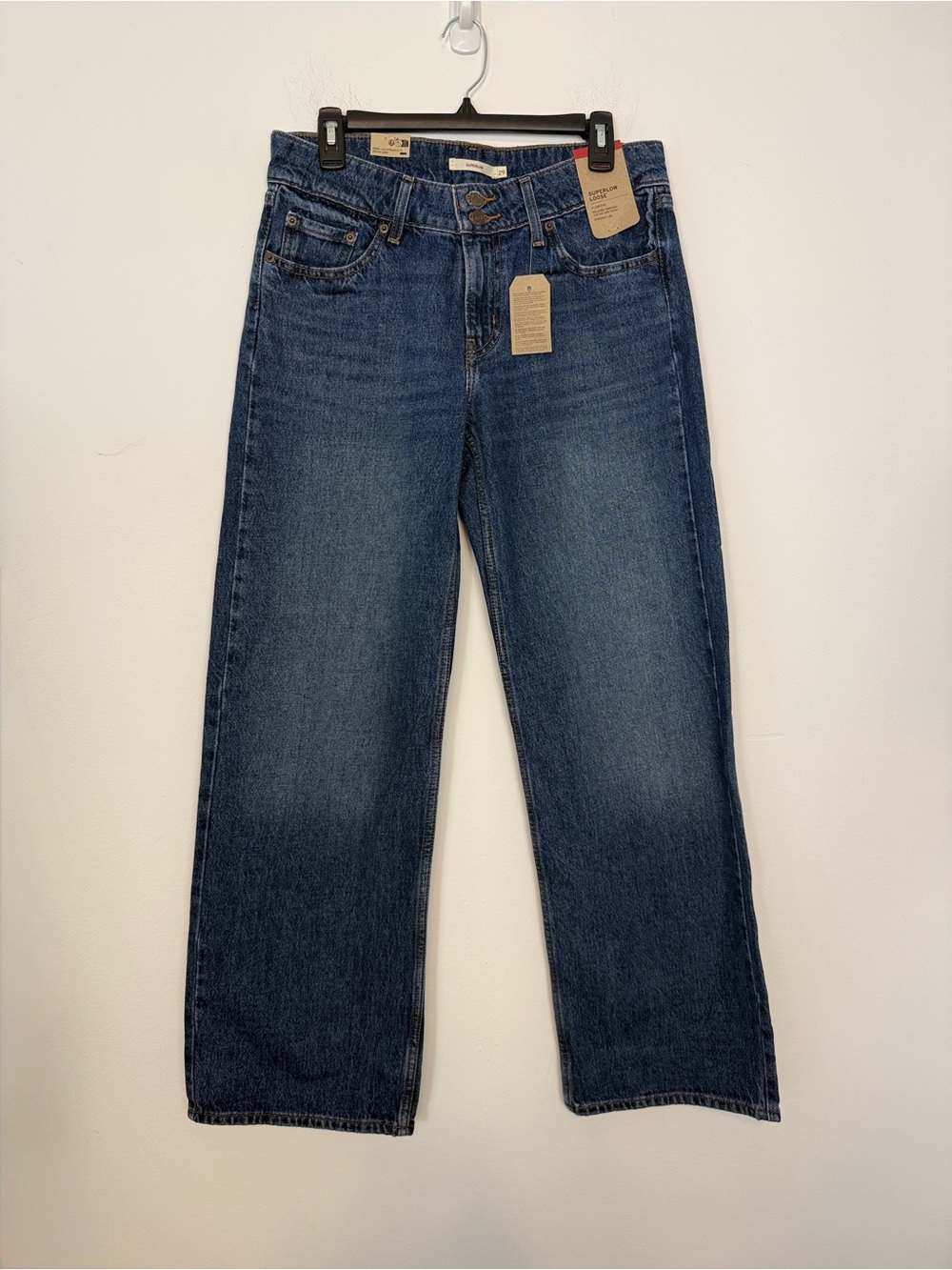 Levi’s Women’s Superlow Loose Straight Leg Jeans. Size 29 X 32. NWT Dark Wash.